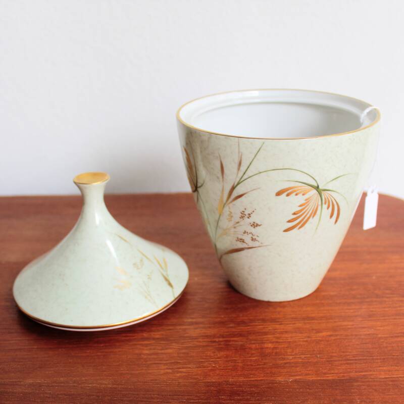 Vintage vase with lid M