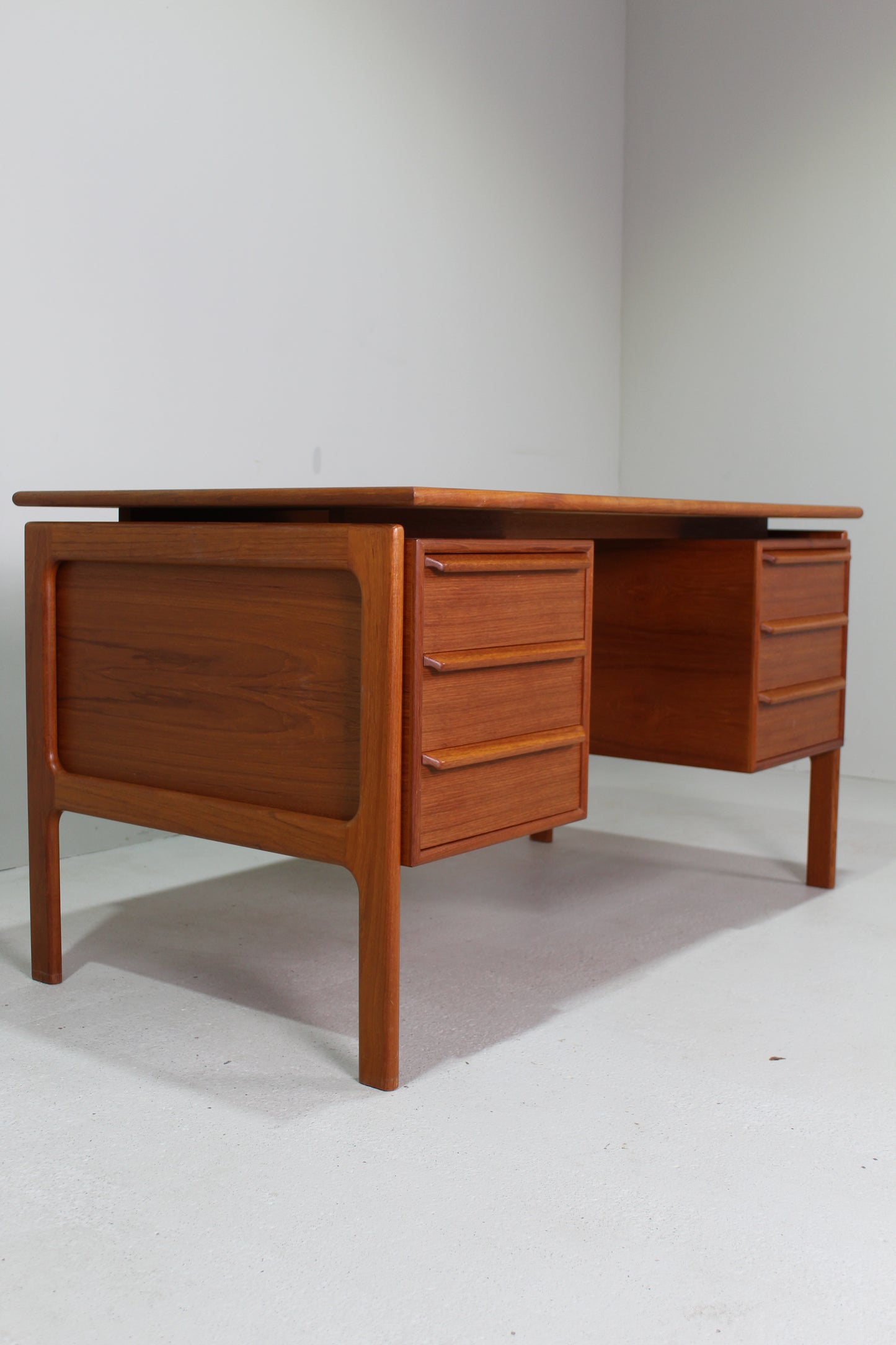 Dänischer Vintage-Design-Schreibtisch – GV Møbler, 1960er Jahre