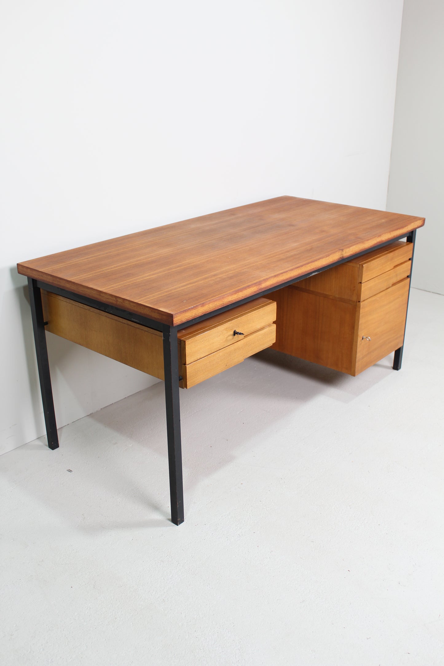 Vintage Schreibtisch - Holz, 60er Jahre