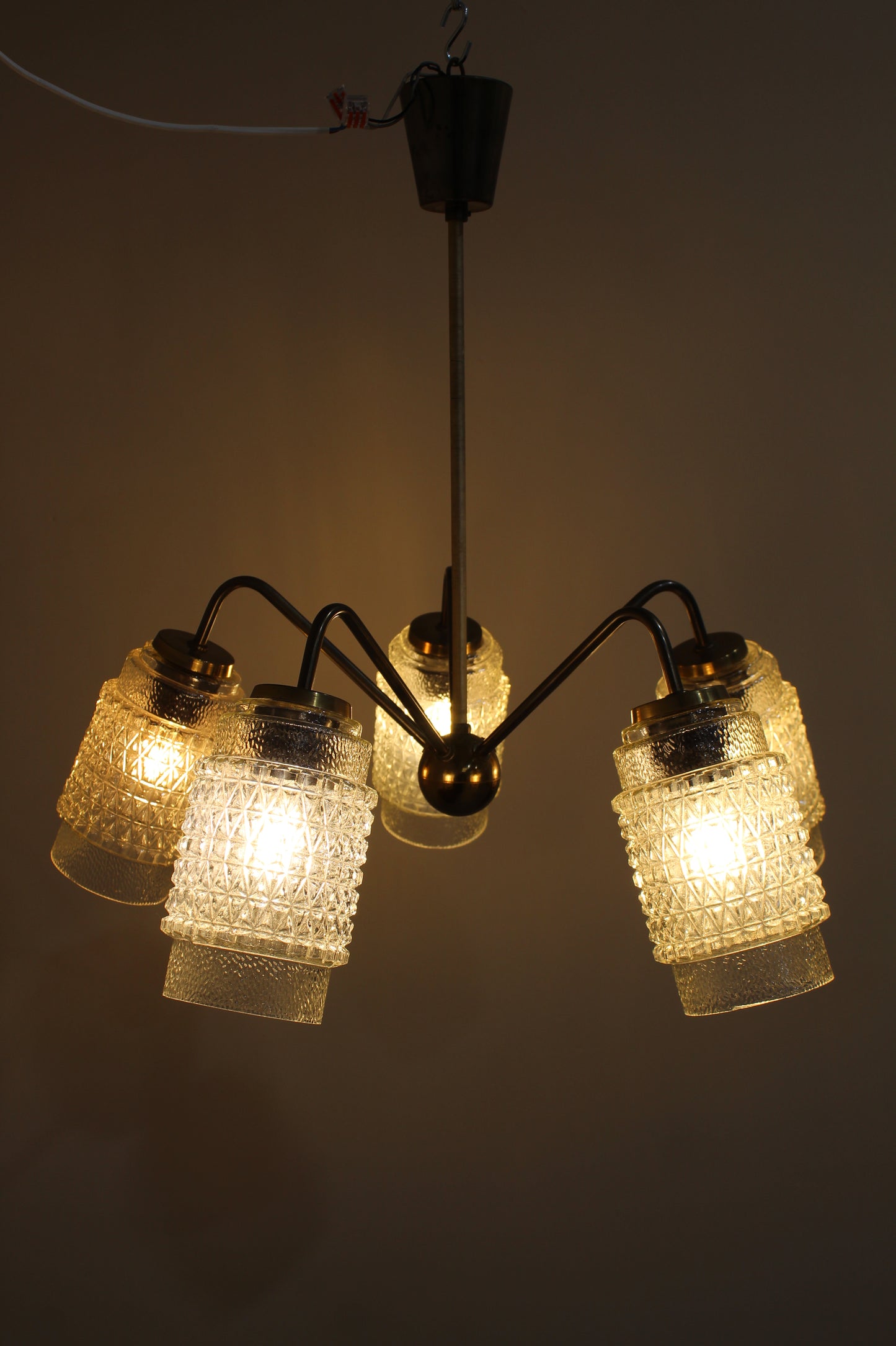 Vintage plafondlamp, kroonluchter - jaren '60, messing, glas