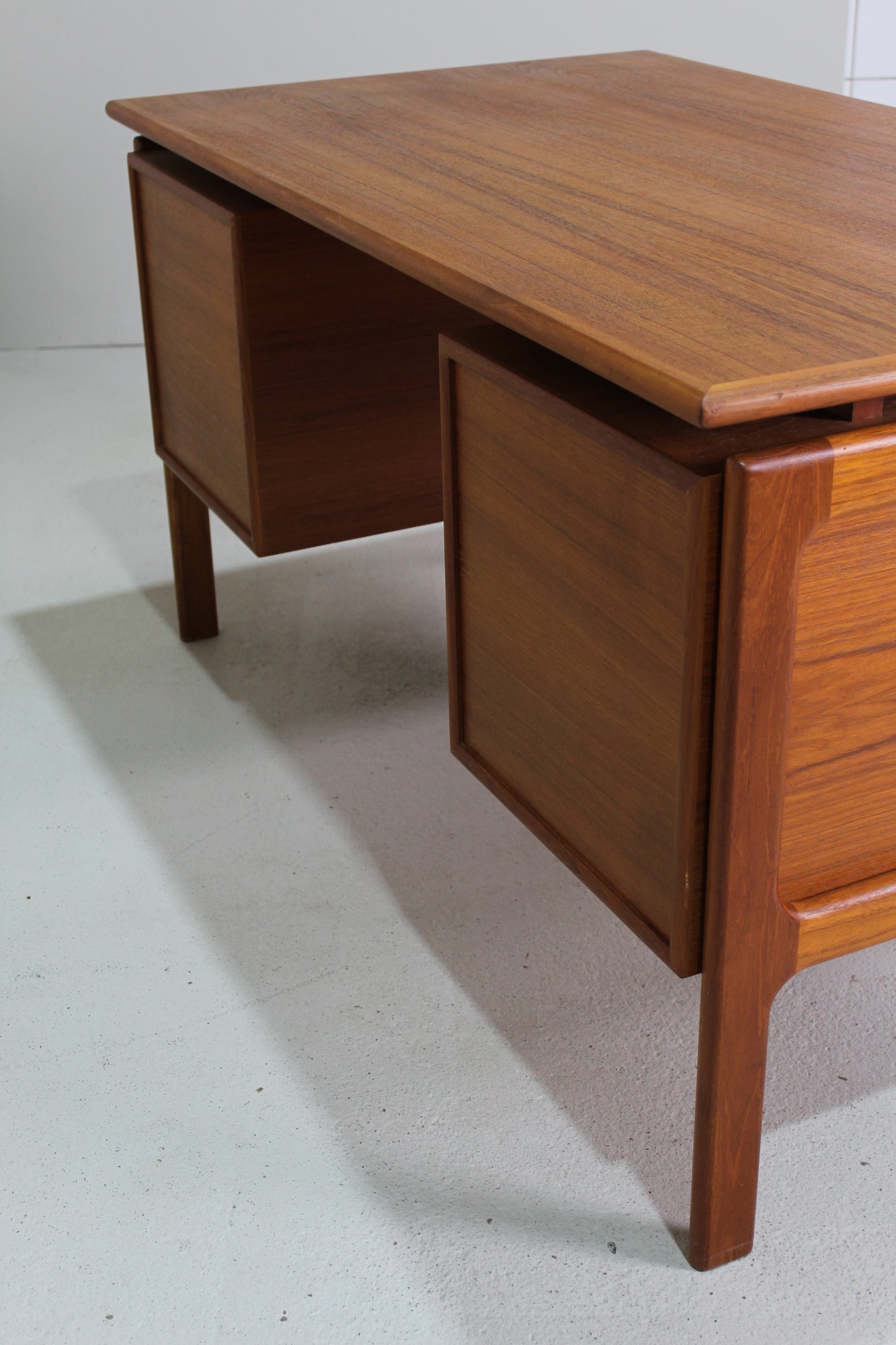 Dänischer Vintage-Design-Schreibtisch – GV Møbler, 1960er Jahre