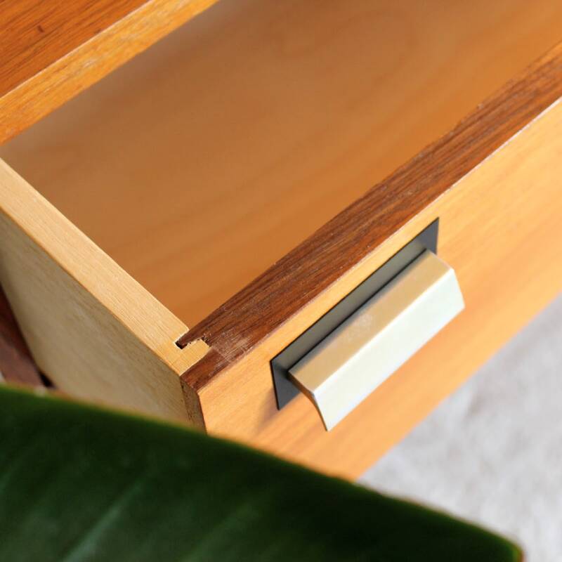 Vintage chest of drawers/dresser
