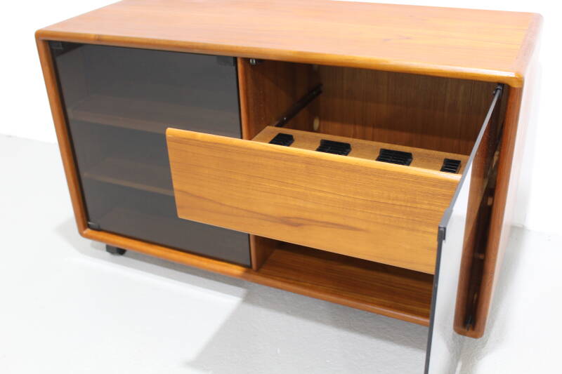 Vintage audiokast, tv-meubel Deens Design - Dyrlund, jaren '80 | 01163