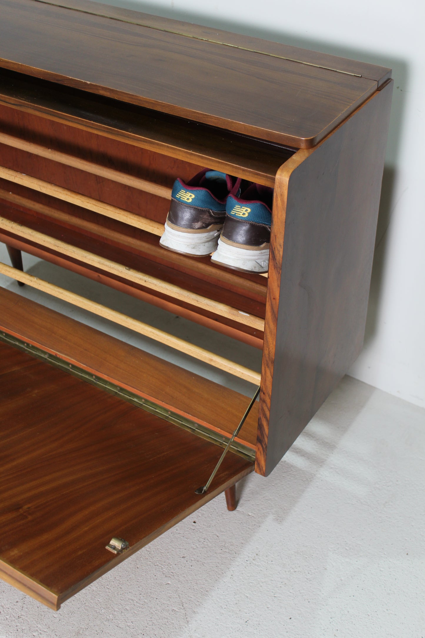 Vintage schoenenkast jaren '50