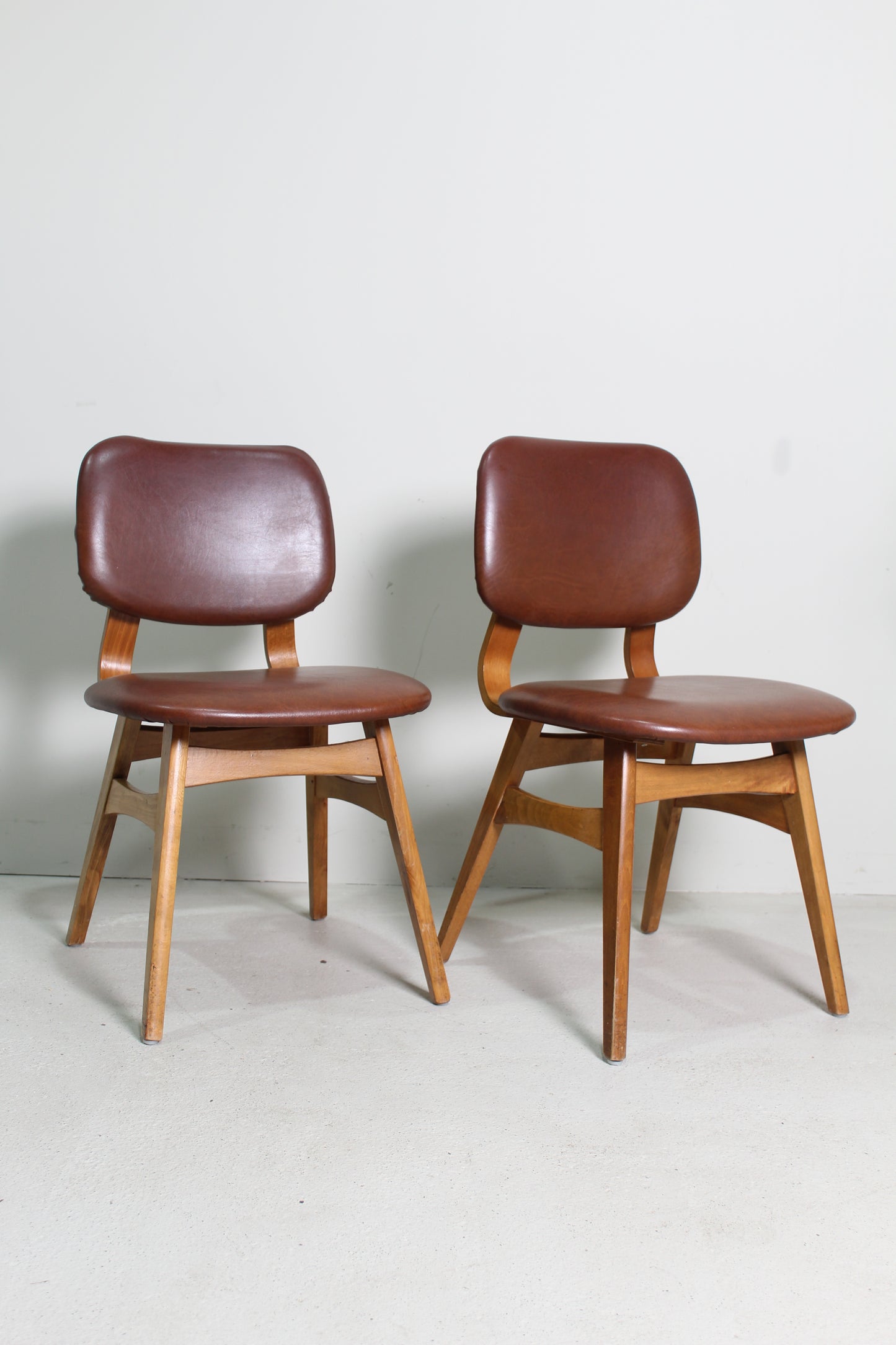 2x vintage eetkamerstoelen jaren '60 rood/bruin