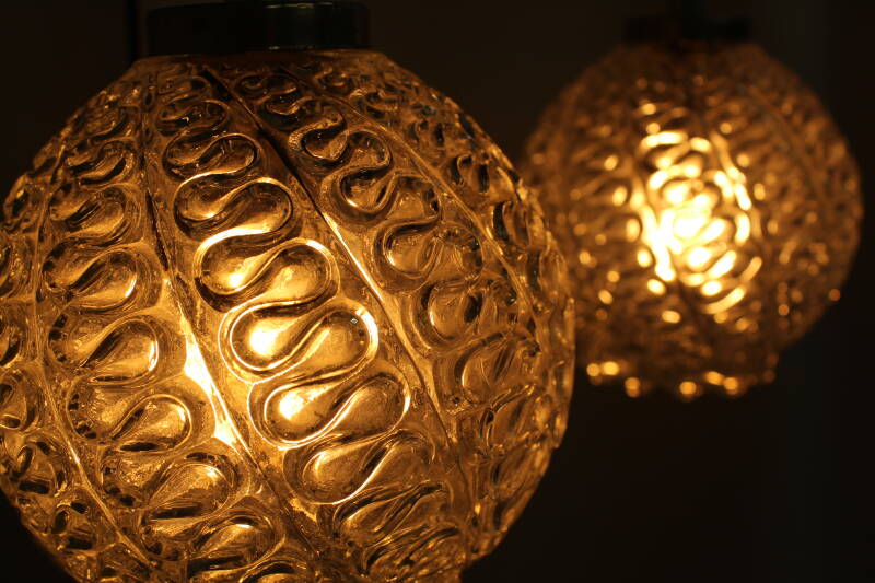 Vintage Kaskadenlampe - transparentes Pressglas