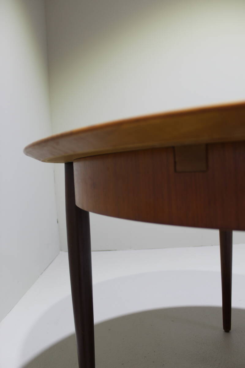 Vintage round dining table (extendable) - 1960s | 01382