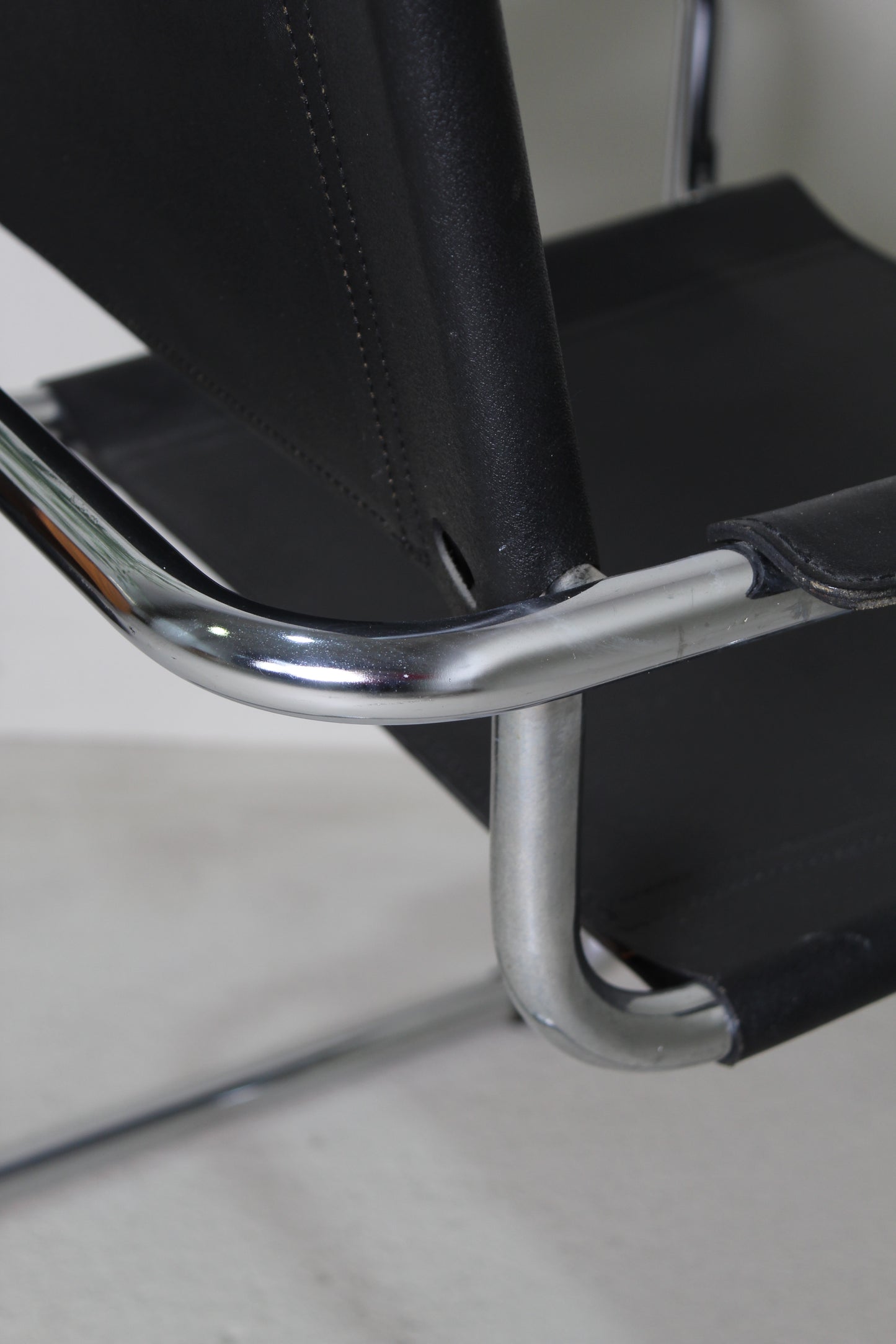 Buisframe design stoel Mart Stam