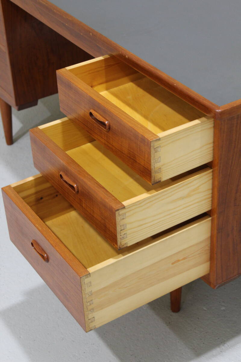 Vintage bureau - Scandinavisch Design, teak, linoleum, jaren '60 | 01294