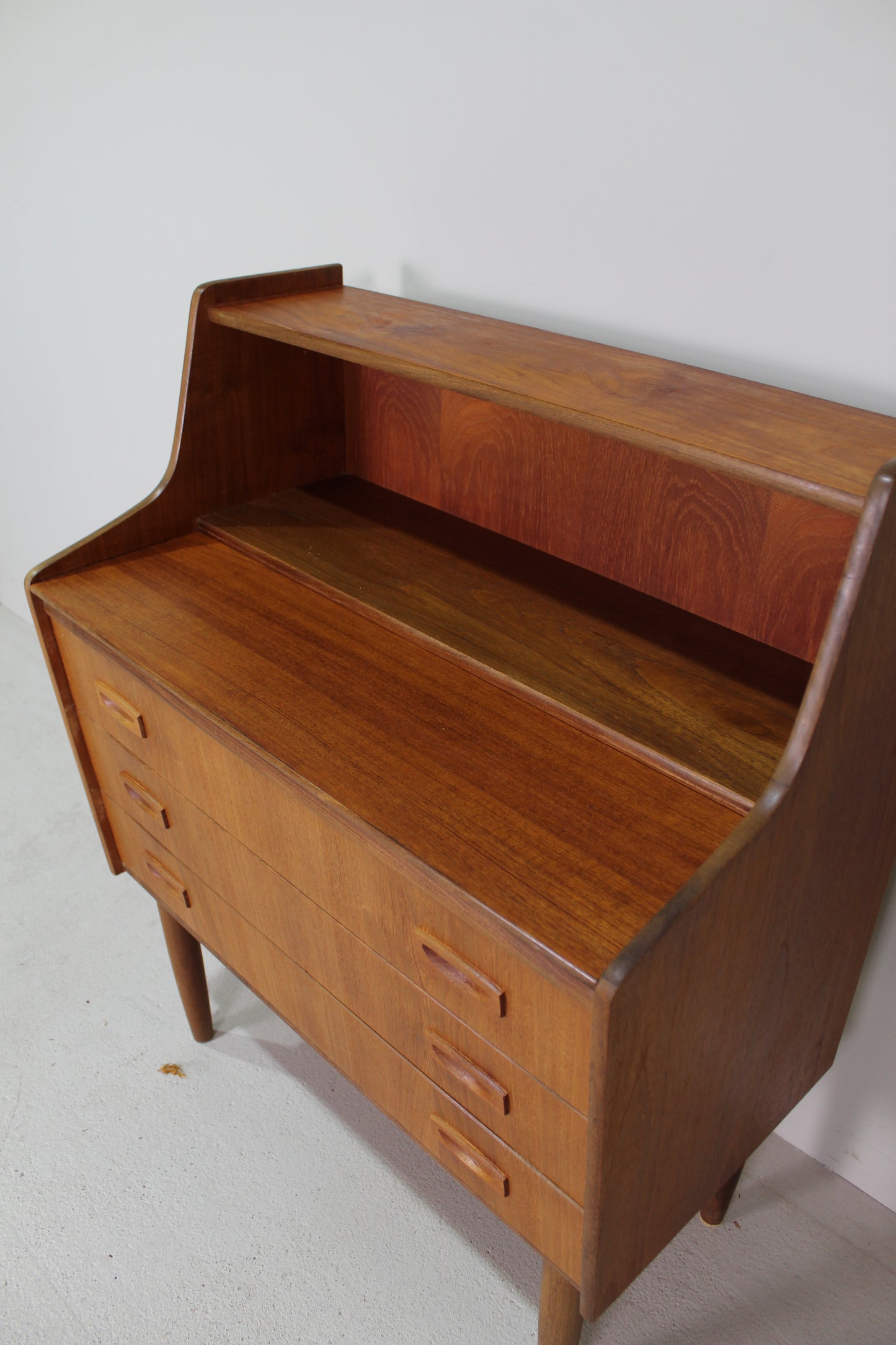 Vintage secretaire, bureau, wandkast Deens Design