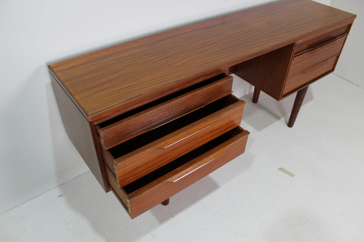 Vintage Brits design bureau, sideboard jaren '60