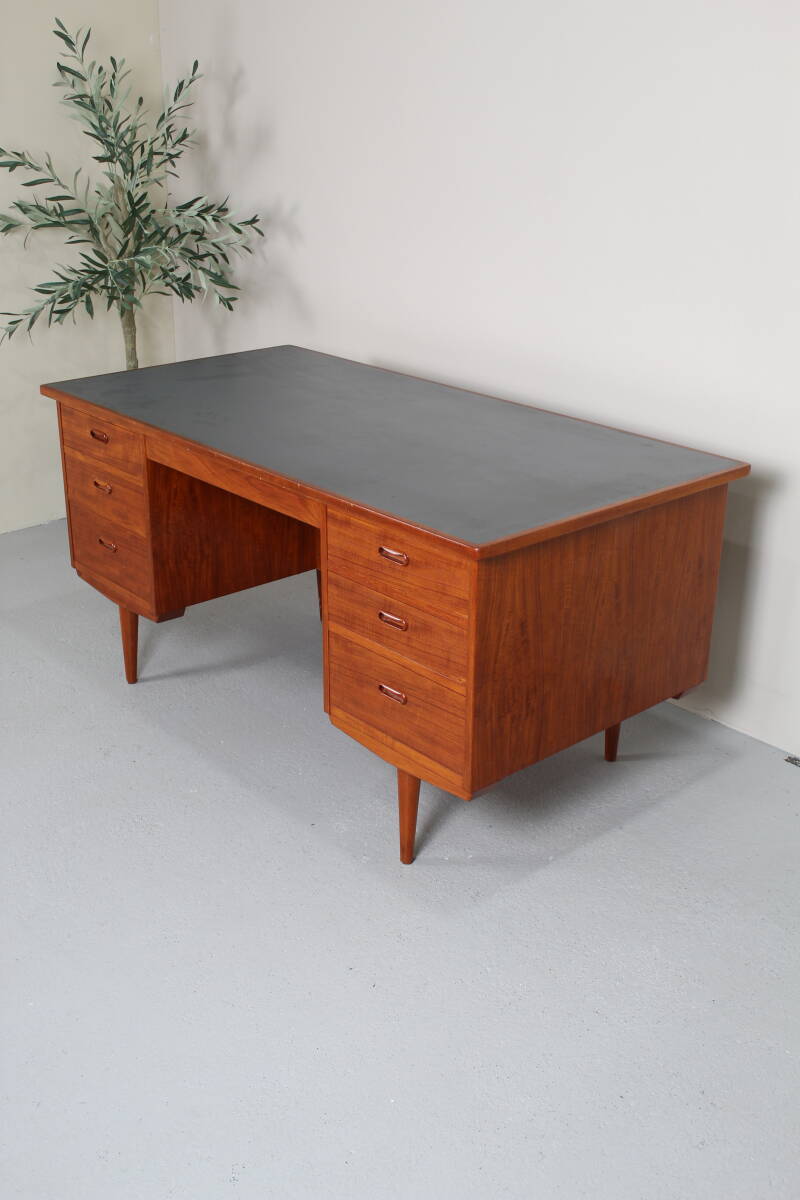 Vintage bureau - Scandinavisch Design, teak, linoleum, jaren '60 | 01294