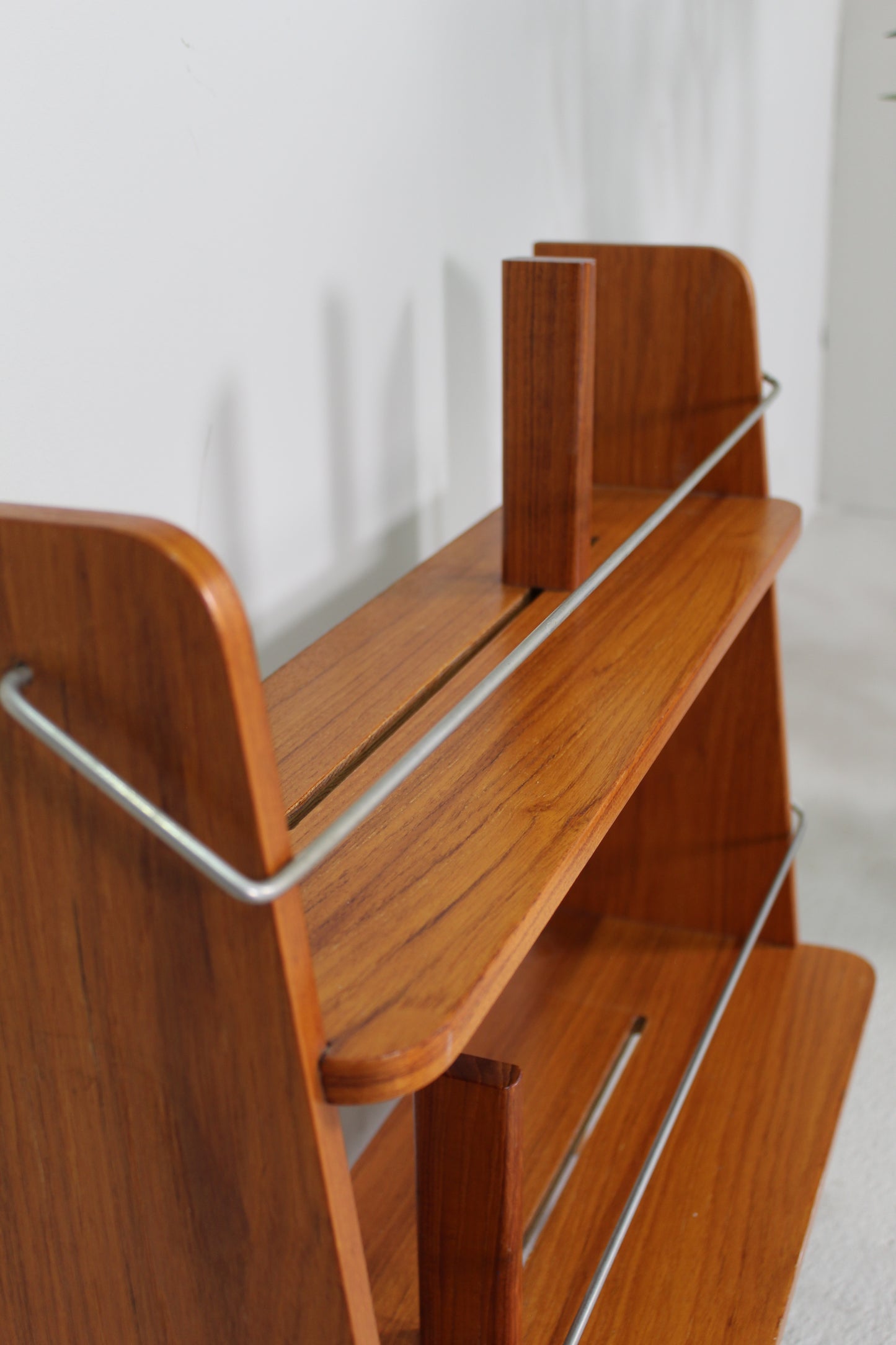 Vintage boekenkastje, plantentafel