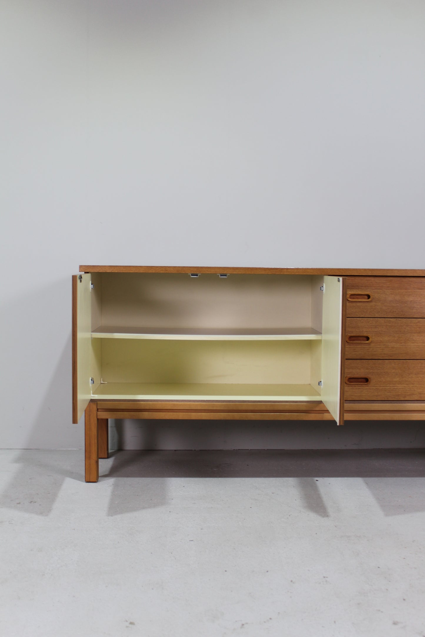 Vintage dressoir, sideboard - teak