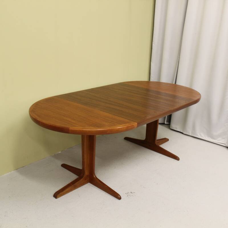 Vintage Danish Design dining table, extendable