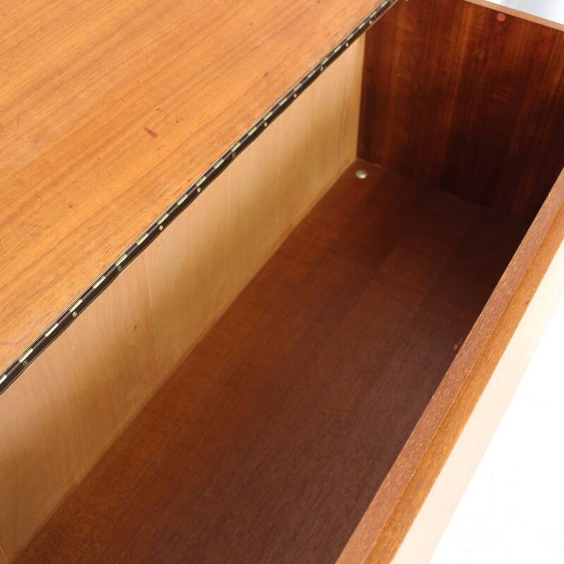 Vintage dresser, blanket chest