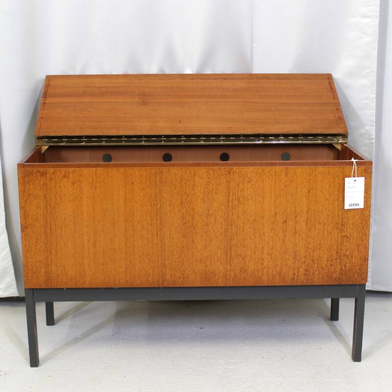 Vintage dresser, blanket chest