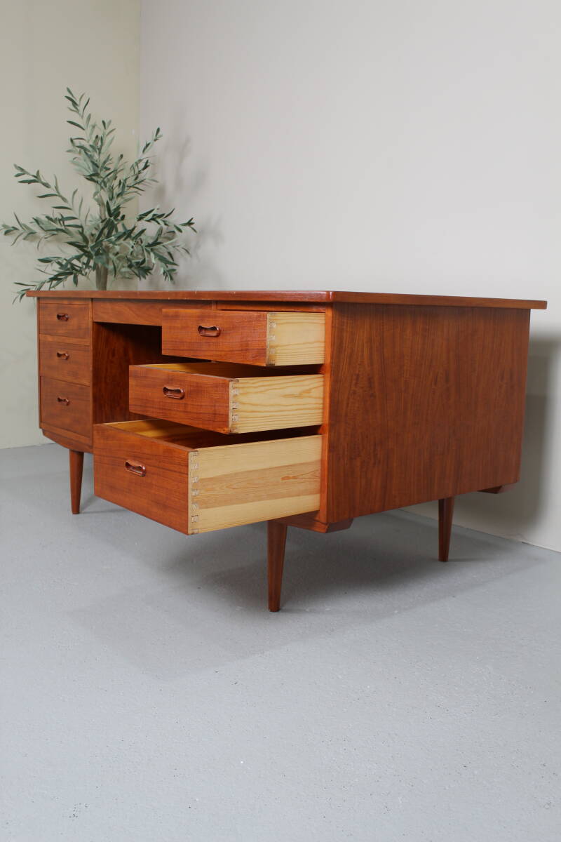 Vintage bureau - Scandinavisch Design, teak, linoleum, jaren '60 | 01294