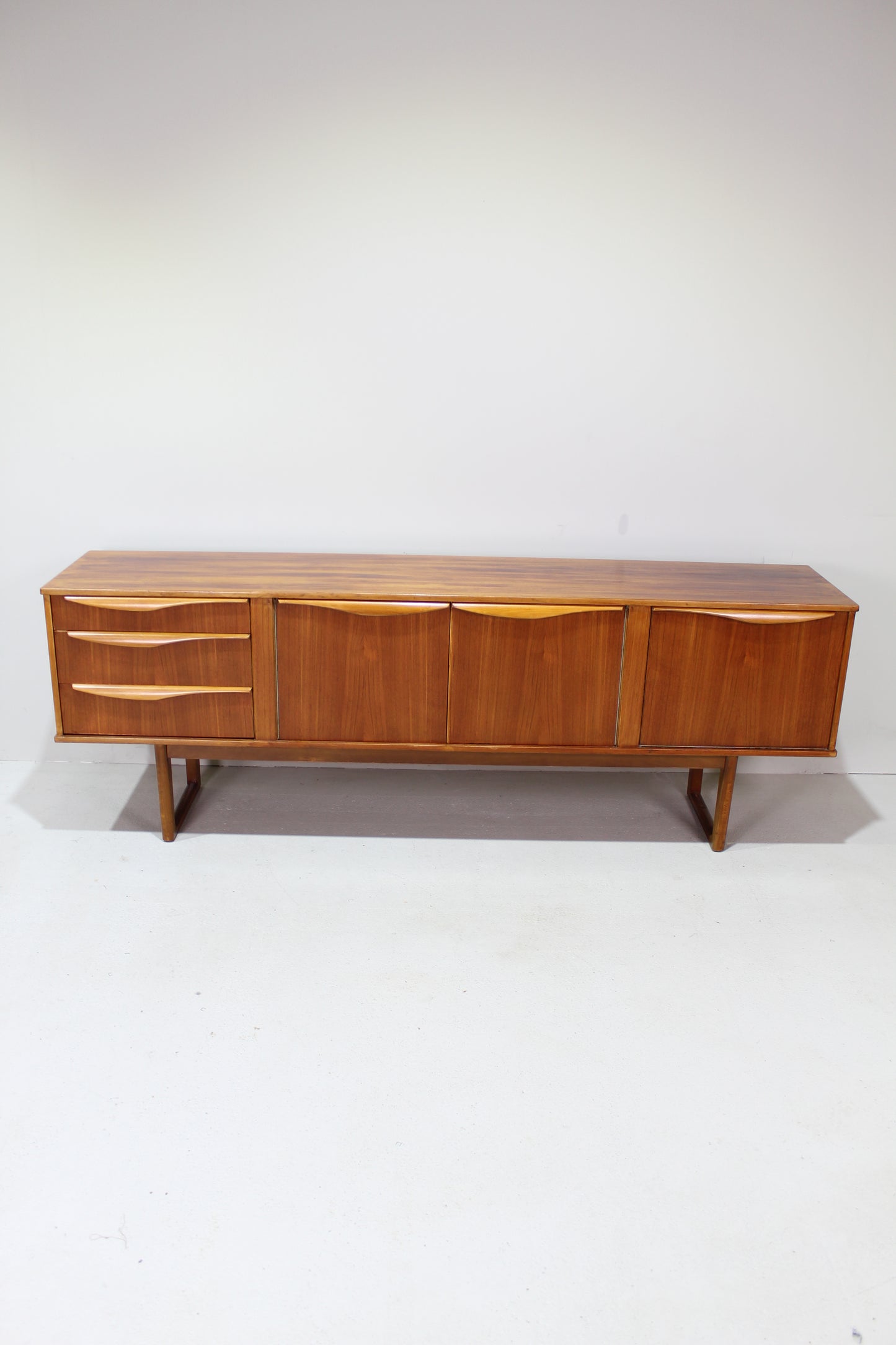 RESERVIERT Vintage Design Sideboard - Stonehill, 1960er Jahre