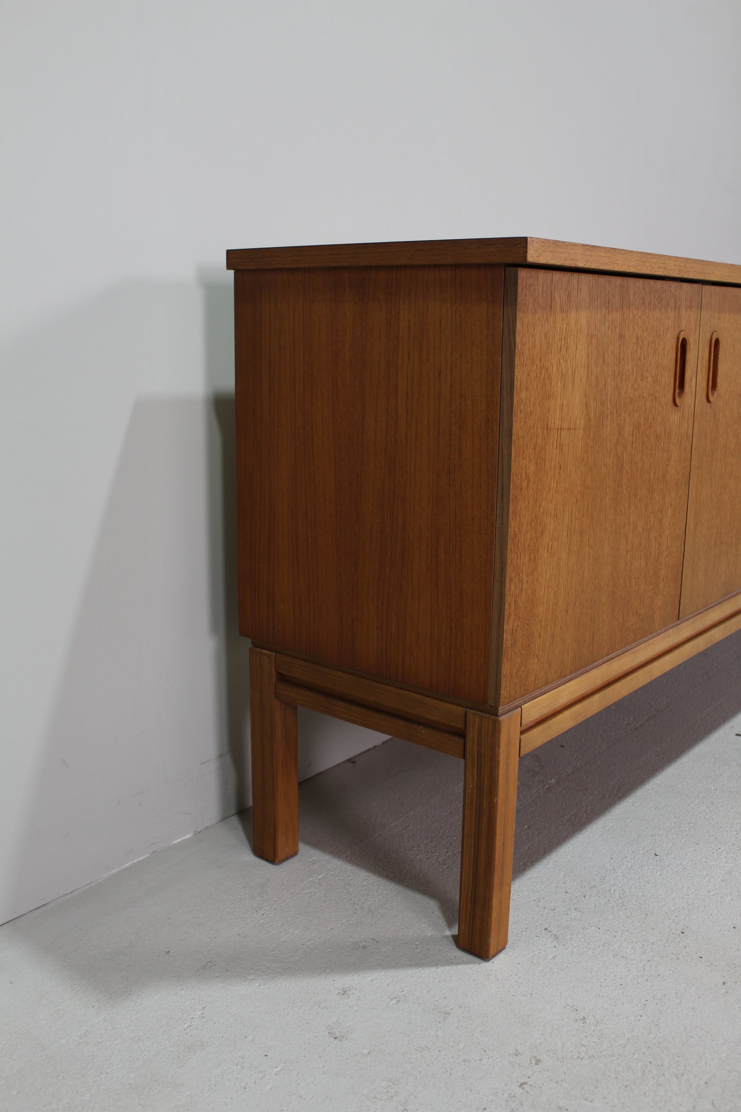 Vintage dressoir, sideboard - teak