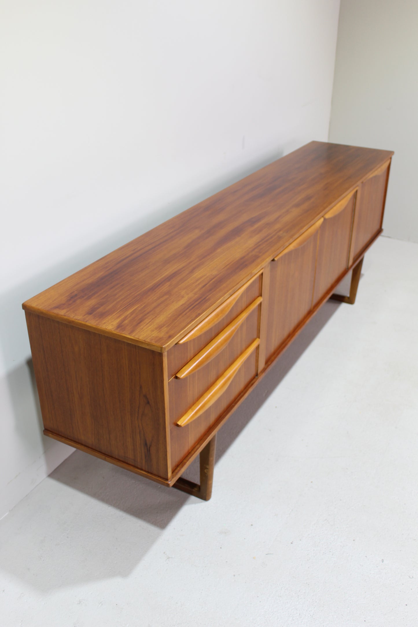 RESERVIERT Vintage Design Sideboard - Stonehill, 1960er Jahre