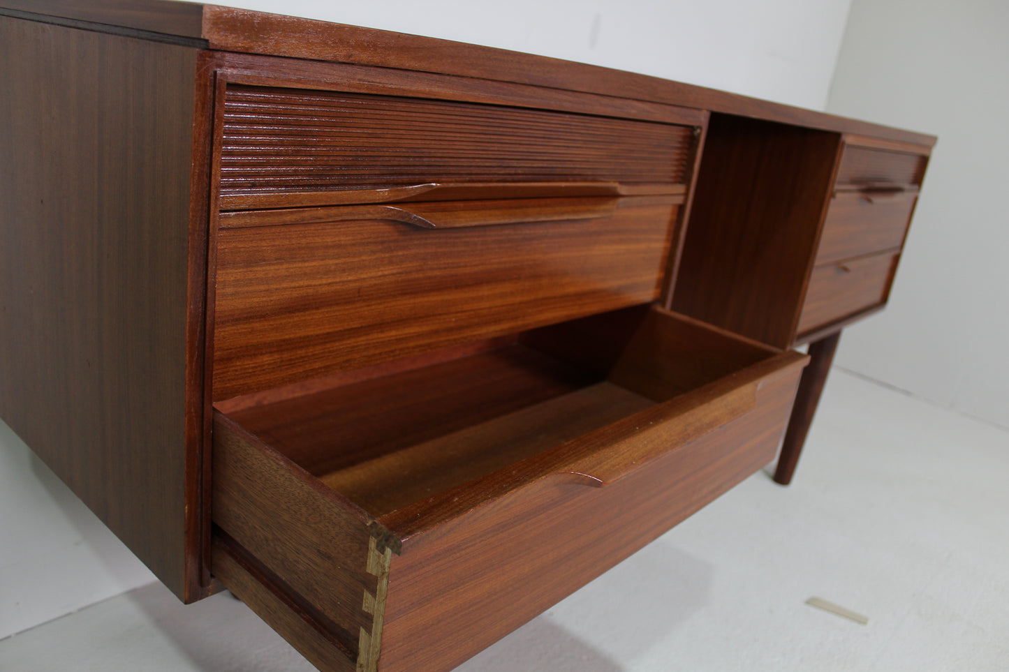 Vintage Brits design bureau, sideboard jaren '60