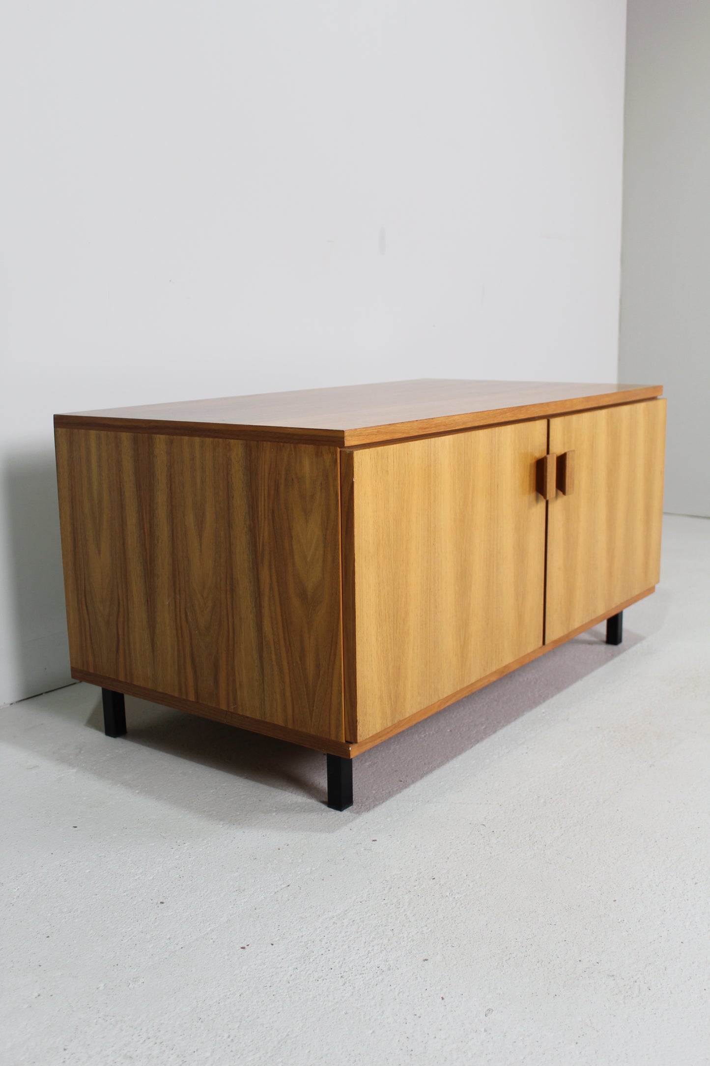 Vintage-TV-Schrank, Lowboard – 1960er Jahre