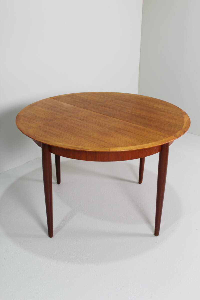 Vintage round dining table (extendable) - 1960s | 01382