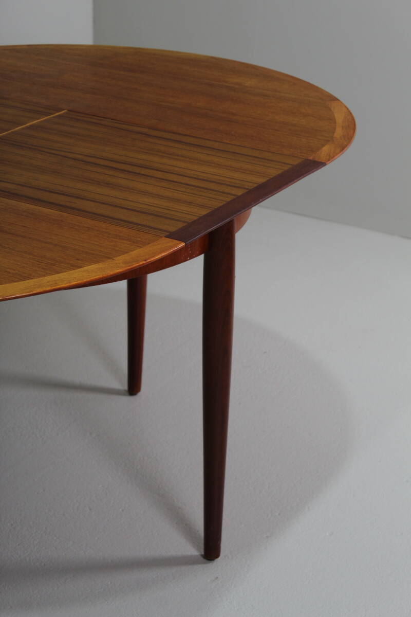 Vintage round dining table (extendable) - 1960s | 01382