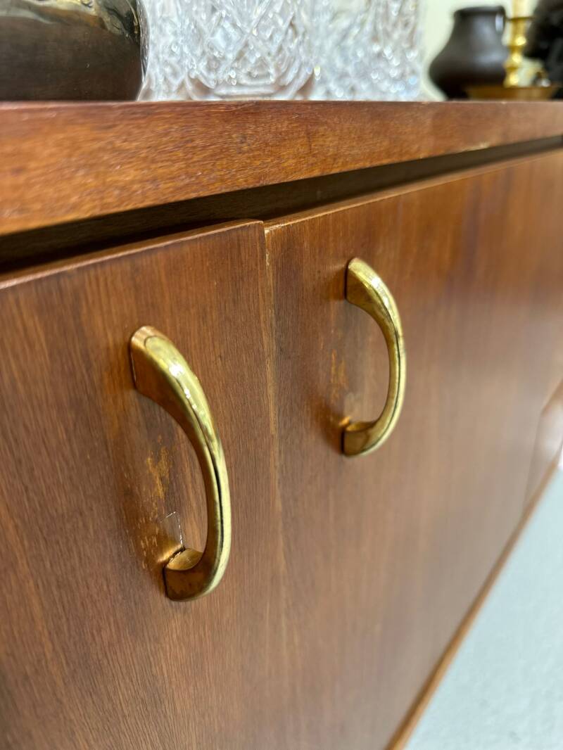 Vintage Sideboard - 70er Jahre, goldene Griffe
