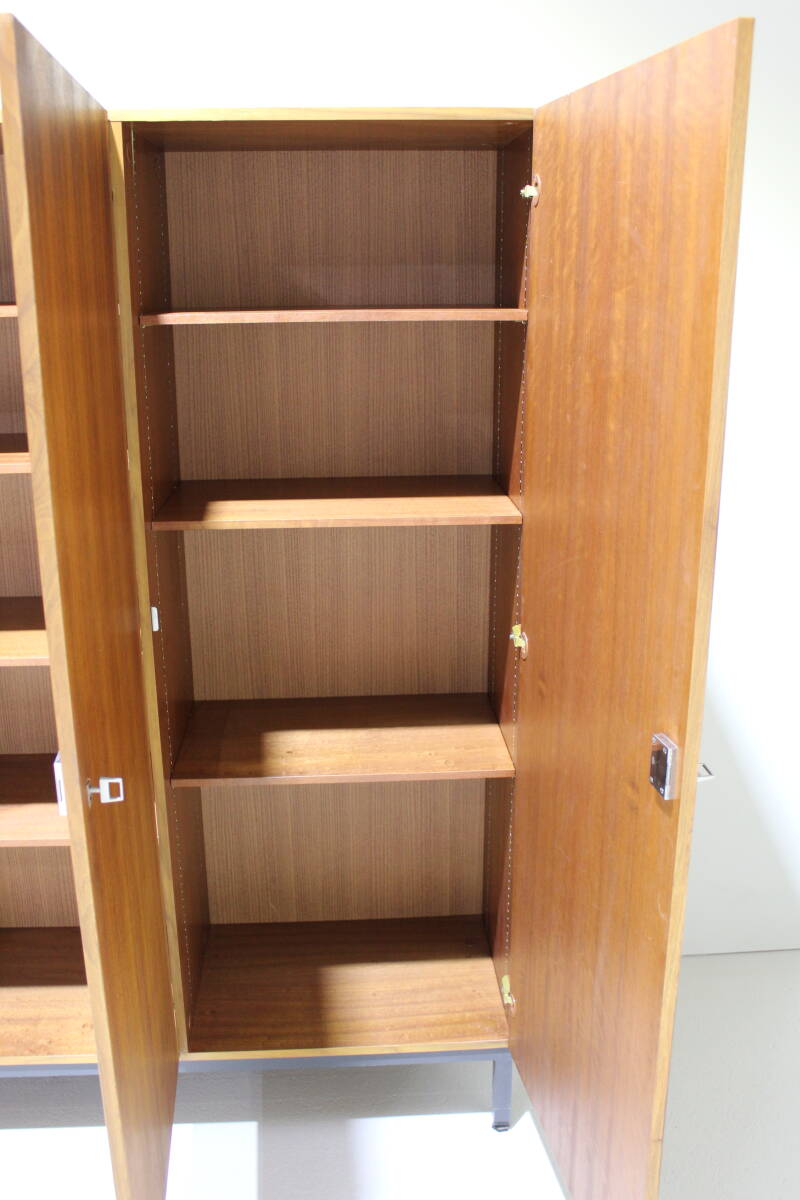 Vintage Schrank, Wäscheschrank, Garderobe, Spieleschrank - 60er | 01334