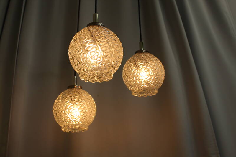 Vintage Kaskadenlampe - transparentes Pressglas
