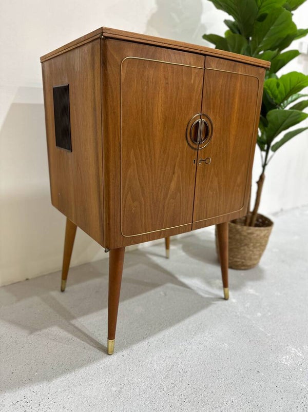 Vintage Schrank, Fernsehschrank, Audioschrank – Gründig | 00951