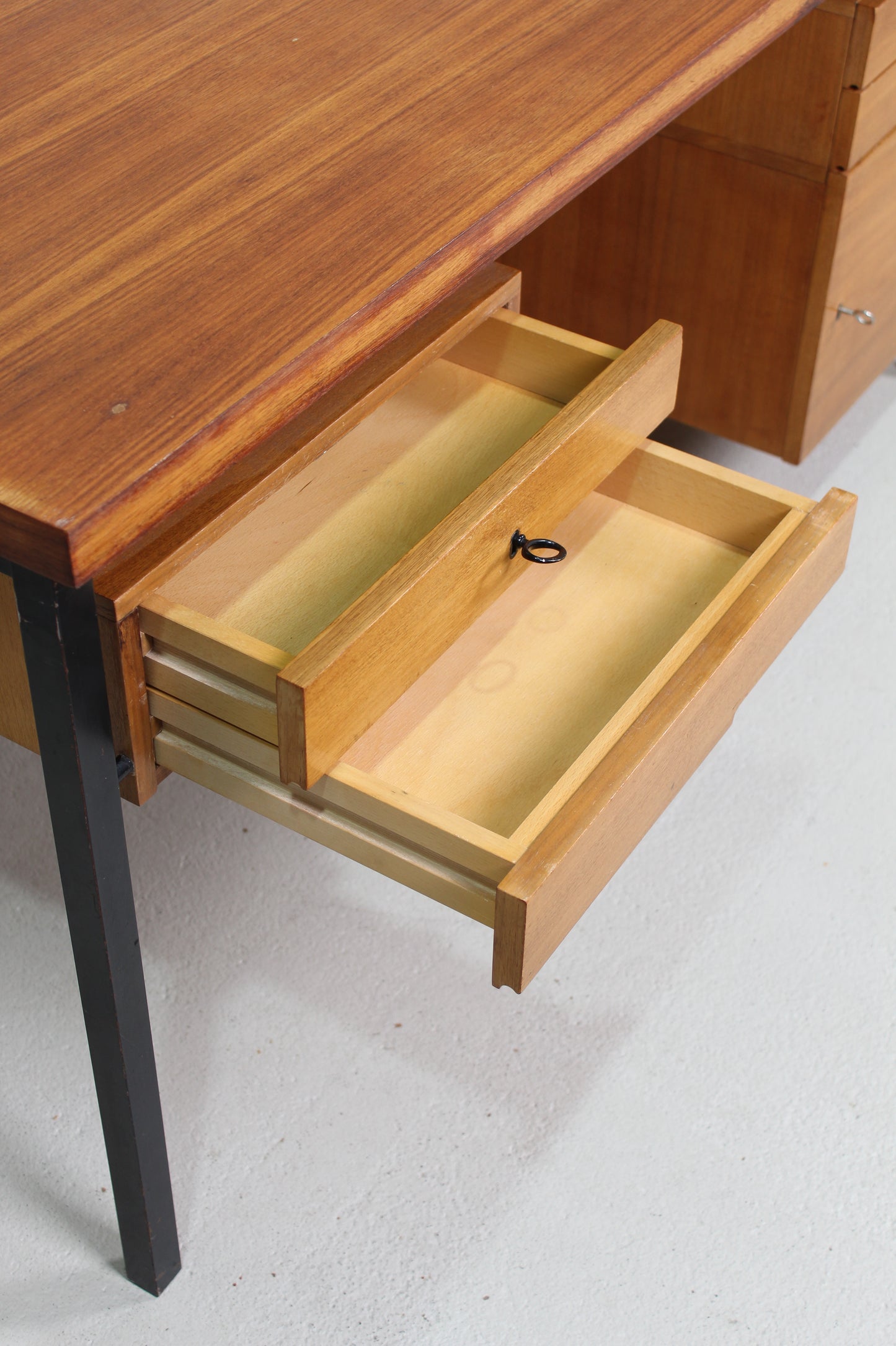 Vintage Schreibtisch - Holz, 60er Jahre