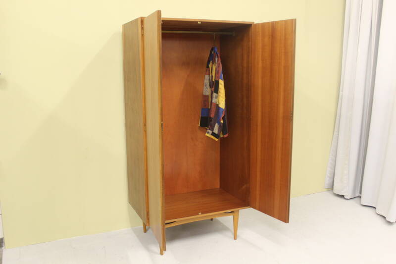 Vintage Kleiderschrank, Kleiderschrank