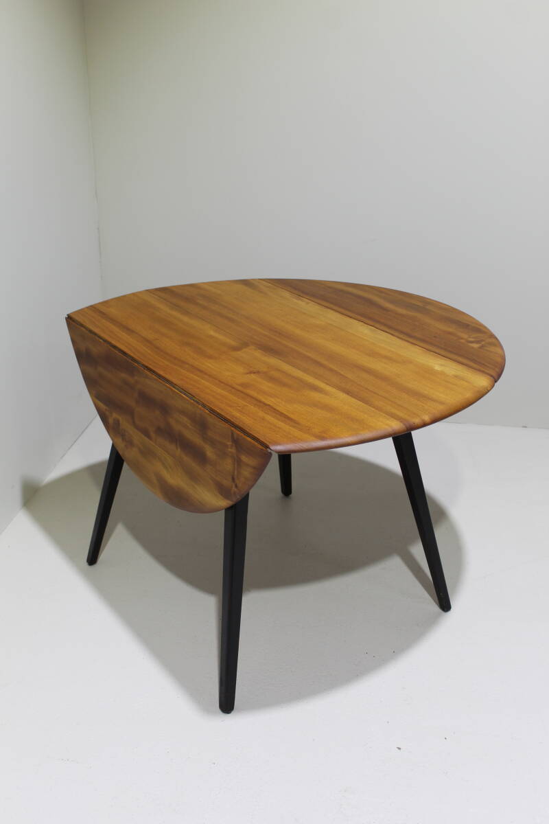 Esstisch im Vintage-Design, rund, oval - Ercol, 1950er Jahre