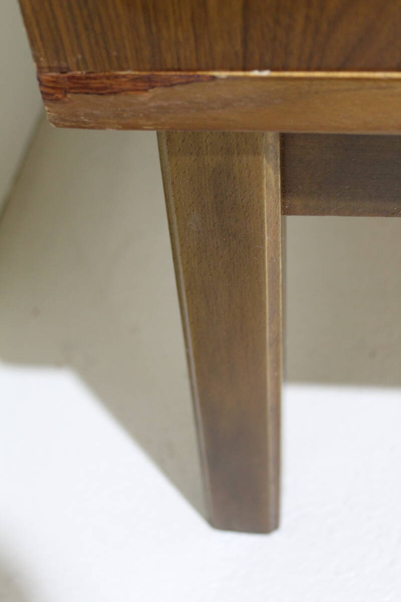 Vintage Sideboard - 70er Jahre, goldene Griffe