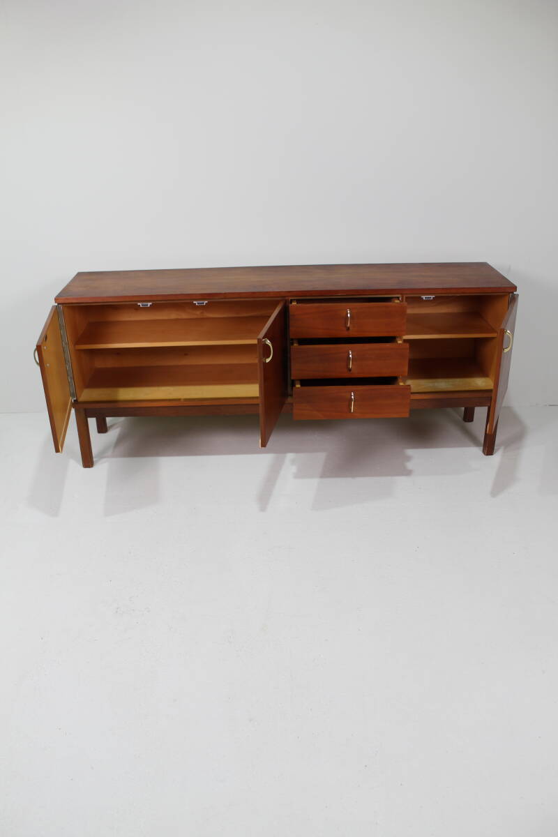 Vintage Sideboard - 70er Jahre, goldene Griffe