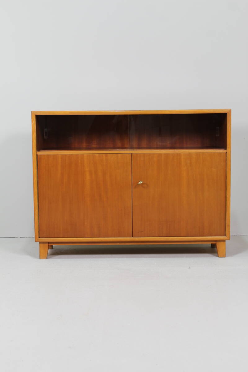 Vintage kastje, dressoir - jaren '60, glazen deurtjes