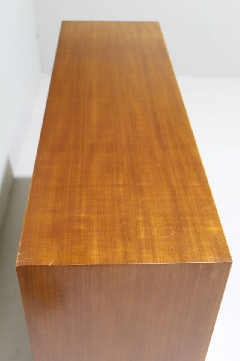 Vintage kastje, dressoir - jaren '60, glazen deurtjes