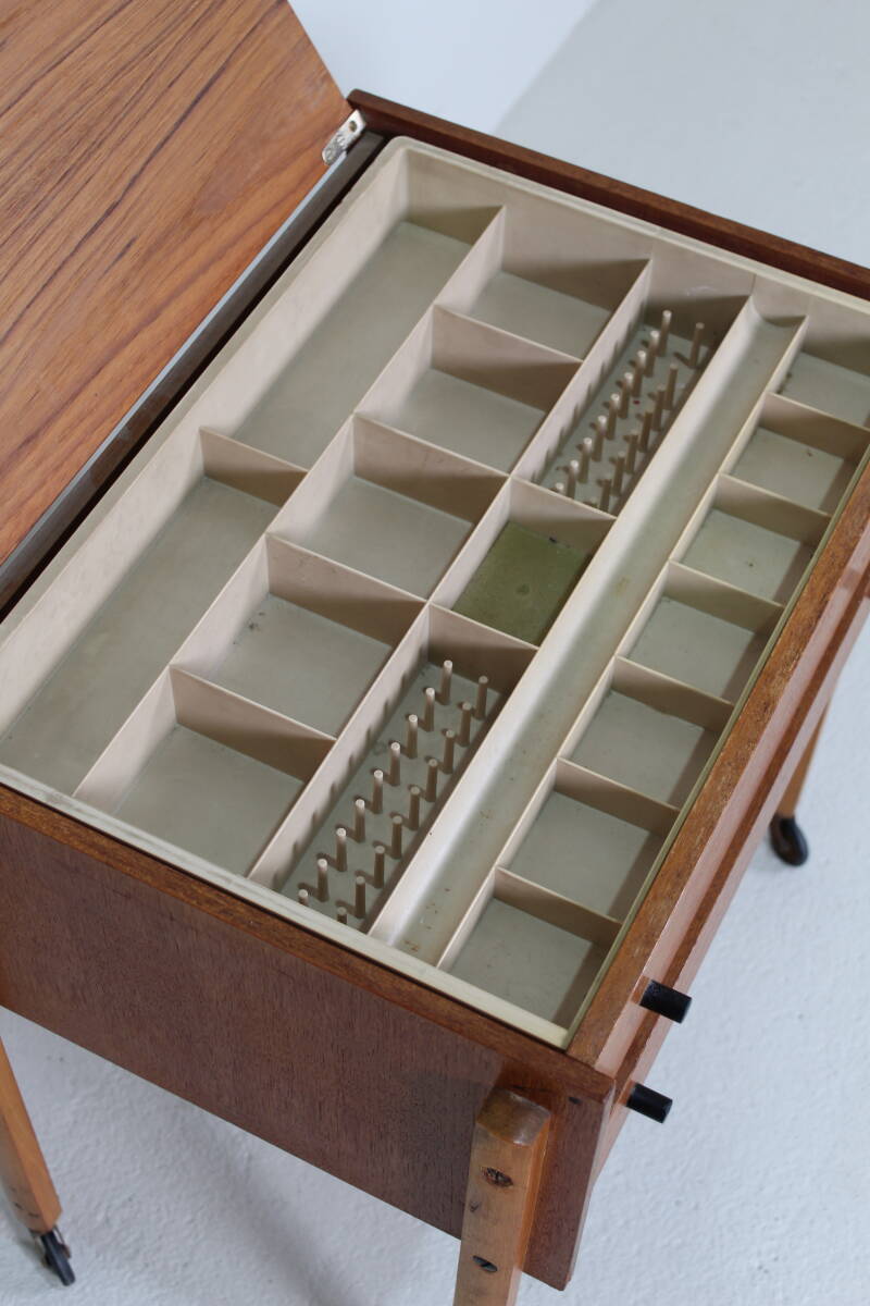 Vintage Nähschrank, Nachttisch, Beistelltisch - 1960er Jahre