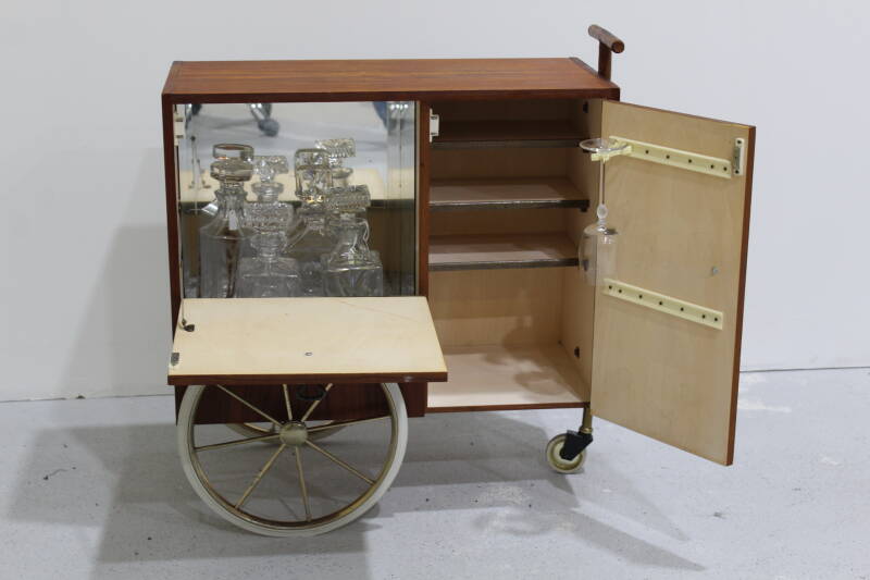 Vintage-Getränkeschrank, Servierwagen, Barwagen – 1950er Jahre | 01023