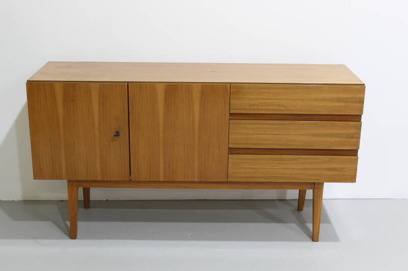 Vintage dressoir, sideboard - notenhout, jaren '60 | 01115