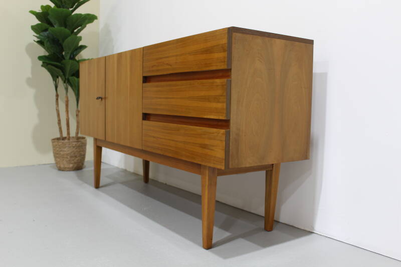 Vintage dressoir, sideboard - notenhout, jaren '60 | 01115