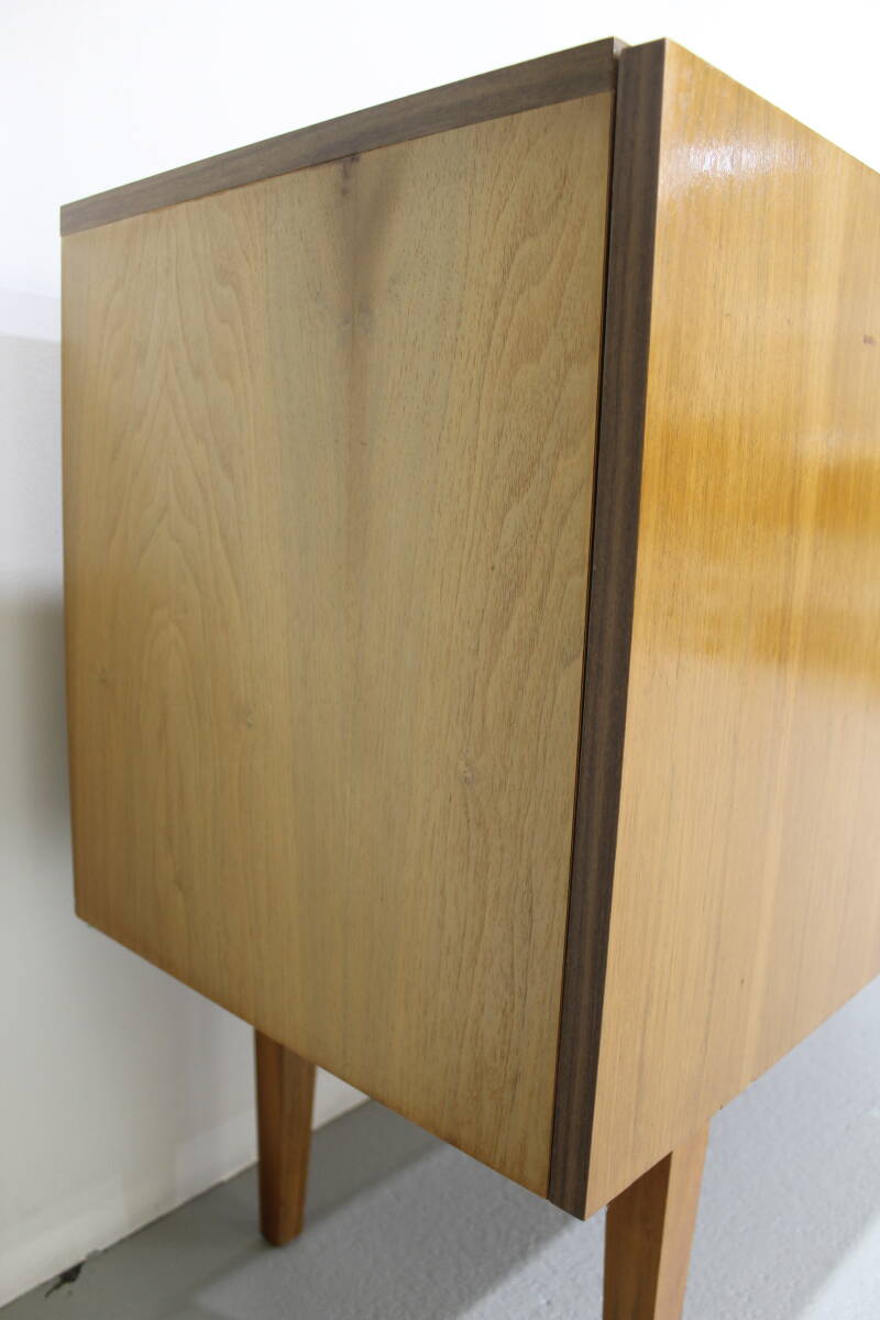 Vintage dressoir, sideboard - notenhout, jaren '60 | 01115