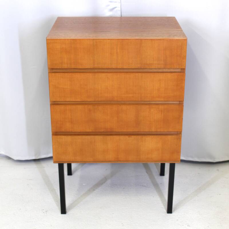 Vintage chest of drawers