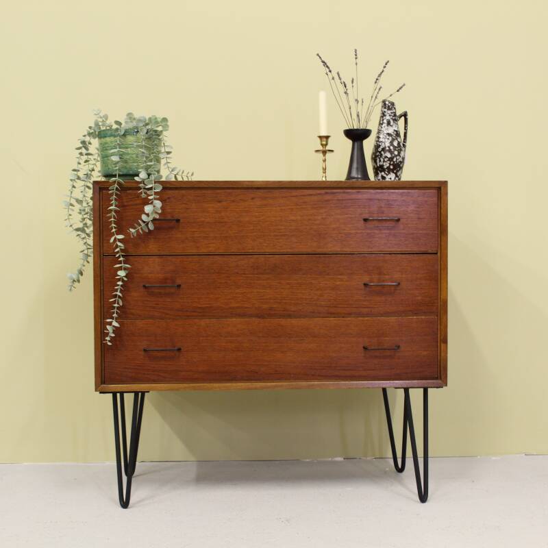 Vintage chest of drawers