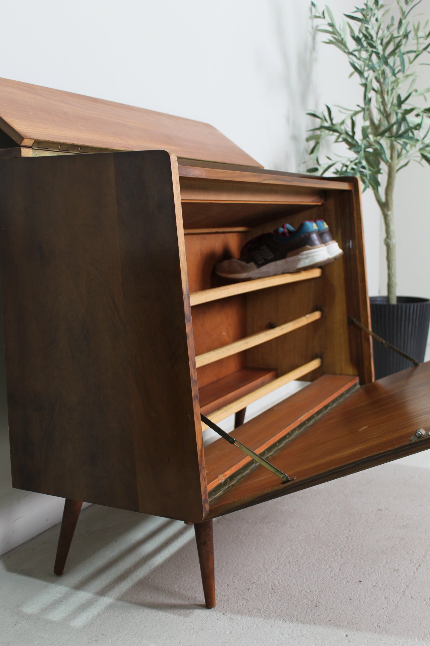 Vintage schoenenkast jaren '50