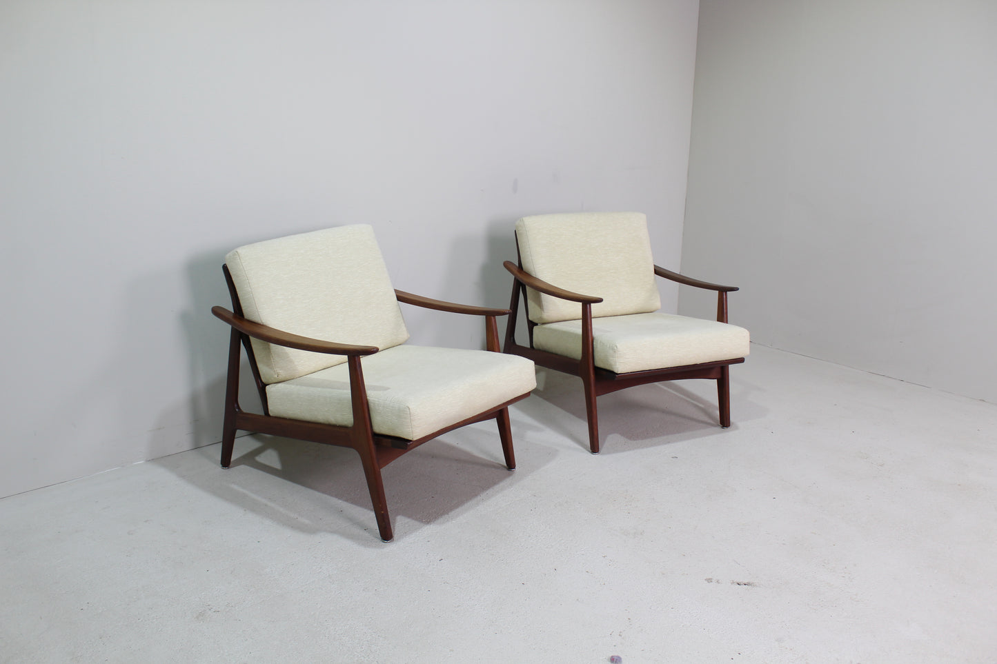 Vintage armchair Danish Design — 1 armchair