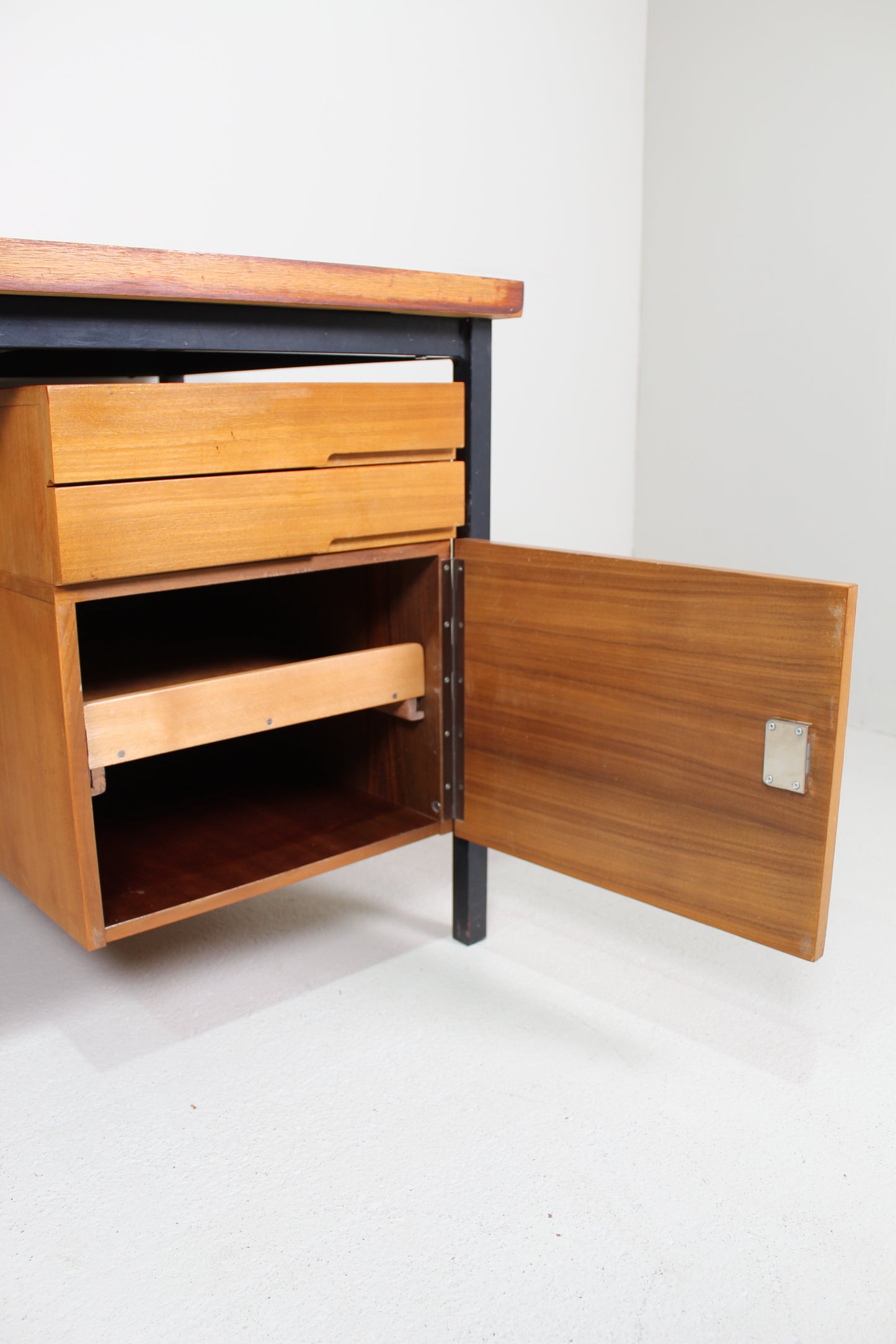 Vintage Schreibtisch - Holz, 60er Jahre